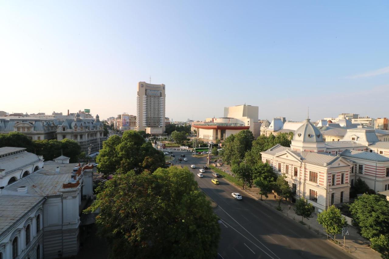 בוקרשט Serenity Heights Apartment: A Panoramic Haven Near Old Town - Free Minibar מראה חיצוני תמונה