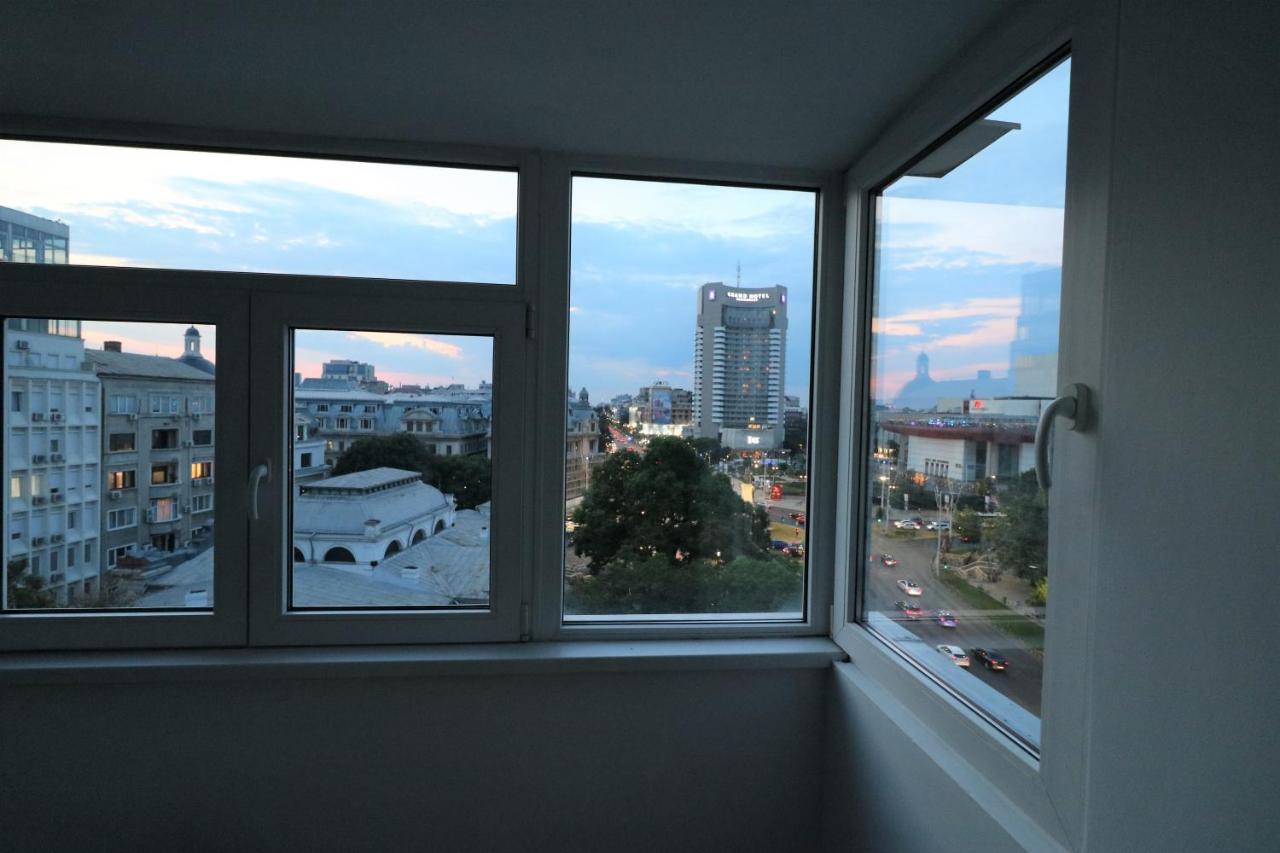 בוקרשט Serenity Heights Apartment: A Panoramic Haven Near Old Town - Free Minibar מראה חיצוני תמונה