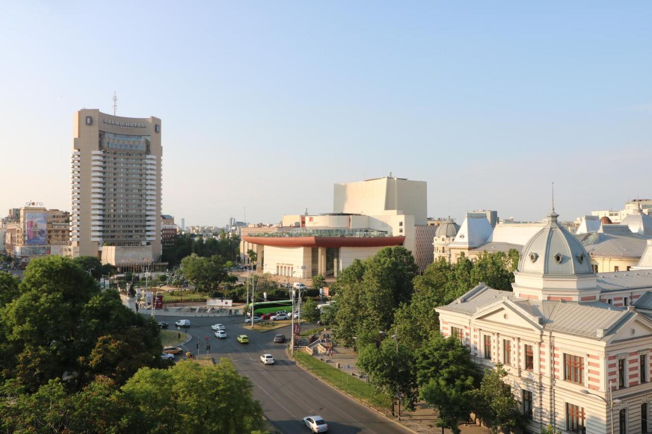 בוקרשט Serenity Heights Apartment: A Panoramic Haven Near Old Town - Free Minibar מראה חיצוני תמונה